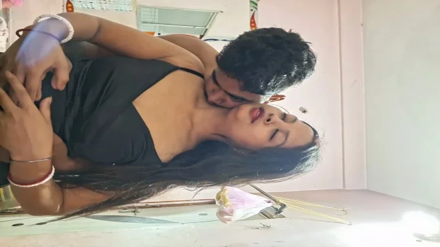 relaxing in her room and her older step brother puts his cock in her mouth - homemade porn