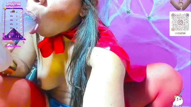 SEXY WONDER WOMAN NEED UR DICK DEEP IN MY MOUTH ND MY ASS MAKE ME BIG SQUIRT ON