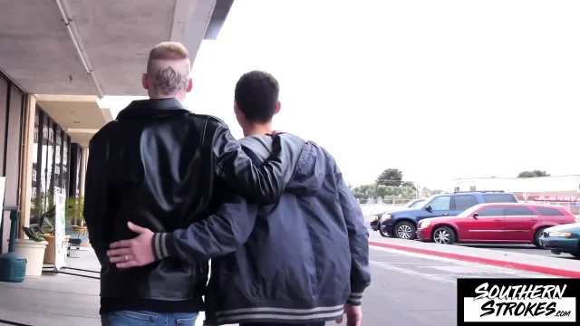 SOUTHERNSTROKES Tattooed Blond Declan Moore Barebacked By Aiden Ward