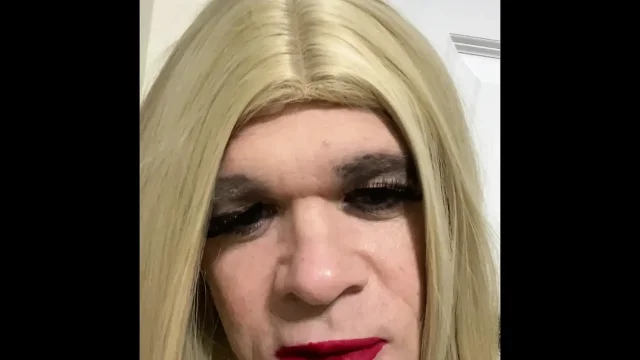 Crossdresser talking to Step Daddy ans a CD trying to really get them to come