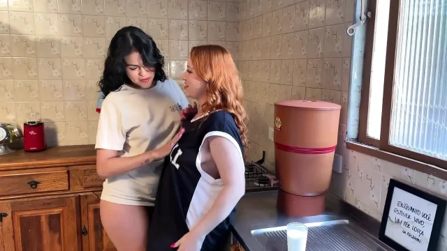 Lesbian Stepcousins Suck Pussy for Breakfast