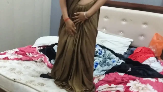 Cute Sister-in-law Gave the Pleasure of Her Cock Sister-in-law in Hindi Audio