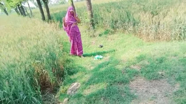 village bhabhi fucking hot video