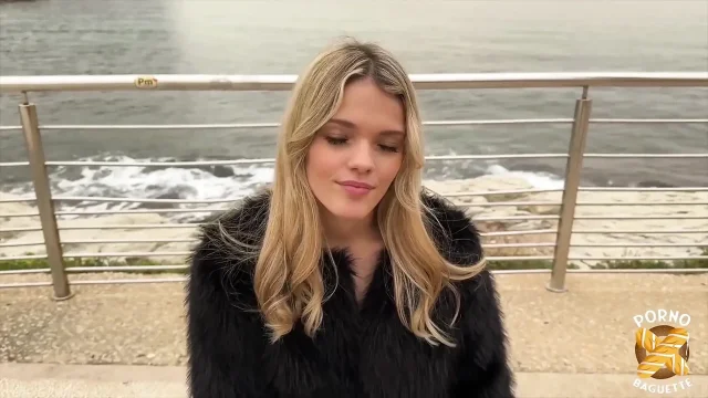 Jade Pretty Blonde Loves Eating Cocks