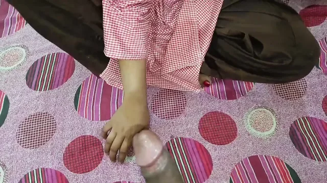 Desi College Girl First Time Sex with Boyfriend in Hotel
