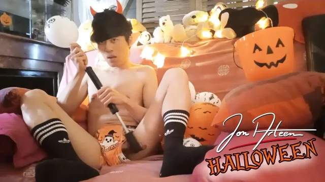 Halloween Jon Arteen pumps up balloons and ends up pumping his cock until he