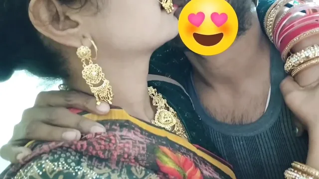 Desi village Couple on bedroom Clear hindi audio