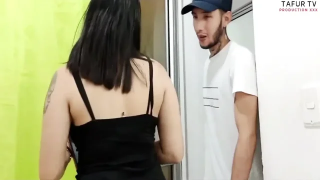 My Neighbor Invites Me to Her House to Fuck Her Pussy and Ends up Dripping with My Cock