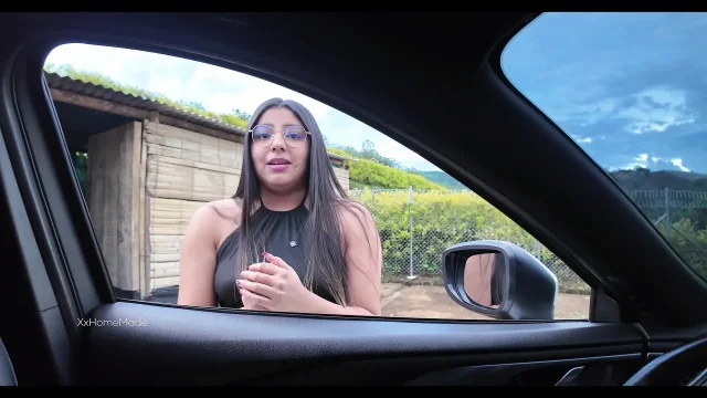 Risky Sex Helped Cute Girl on the Road