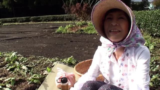 Mature Woman Who Runs Tea Plantation in Shizuoka Decides to Appear Av Few Years Ago
