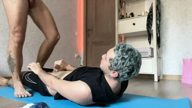HarryJen Foot fetish feet roommate