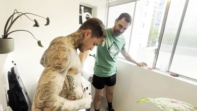 Kyle Fox Takes Erick Diaz Giant Cock