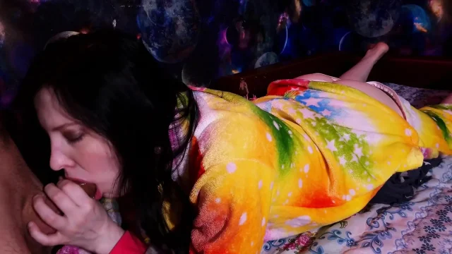 Petite teen deepthroats and cumshot on lips