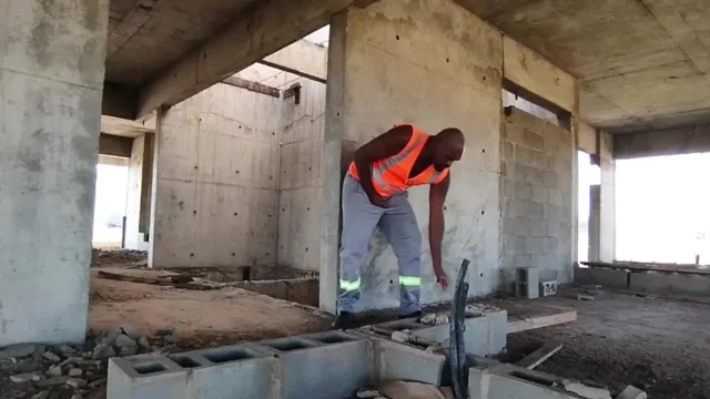 After Work I Went to the Construction Site to Enjoy Myself