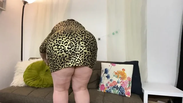 Stepmom blows Andy after college