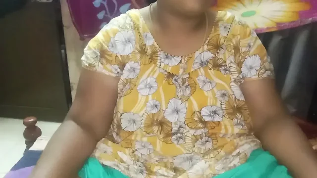 Indian National Woman Masturbates in Solitude When Her Tamil Husband Is Not at Home
