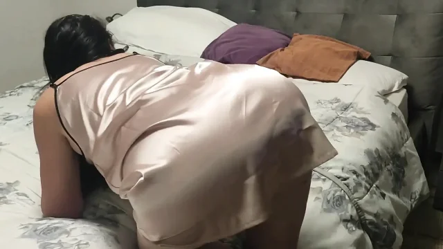 Mature MILF Stepmom Takes It up Creampie in Her Tight Big Ass