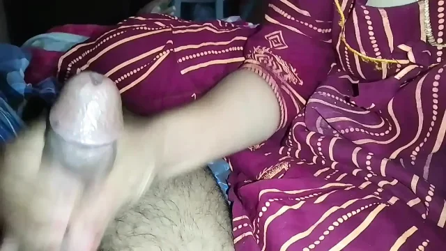 Indian woman puts her husband penis in her mouth