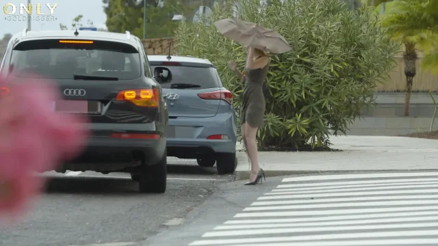 No shopping just screwing for slutty Mia Ferrari