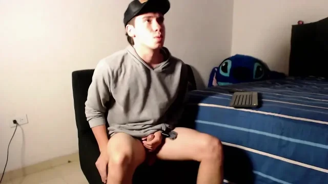 Latino with delicious cock 18 cm long
