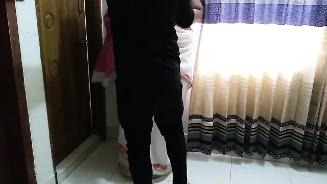 Sexy Stepmom Take Selfi for Her Boyfriend Watsapp Massage When I Help Her with
