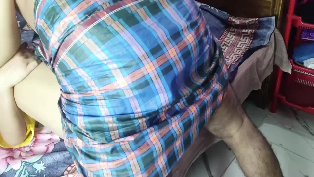 Bengali Bhabhi Enjoy When Her Husband Go Out