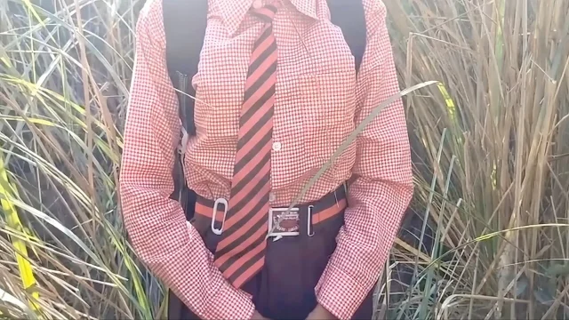 Indian Desi School Girl Jungle Sex Viral Video