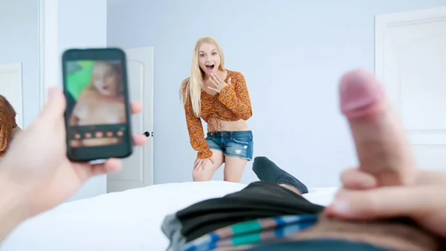 I Found My Stepmom's Nudes Now I Need to Know if Fucking Her Feels as Good as