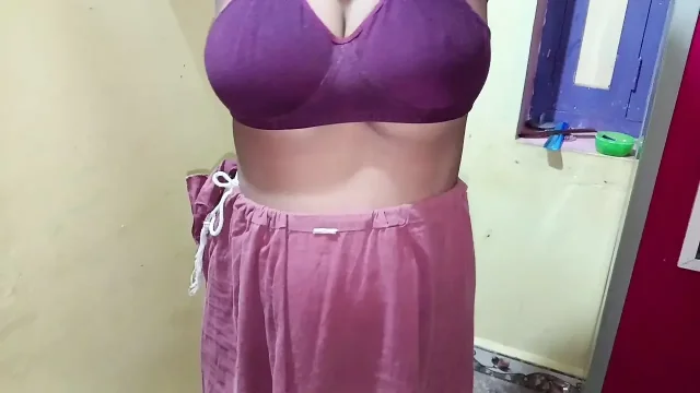 2026 Happy New Year Tamil ponnu Monika it's very tight pusssy sex video PART 1