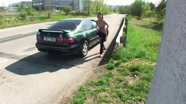 Blowjob outdoor for a nasty amateur slut