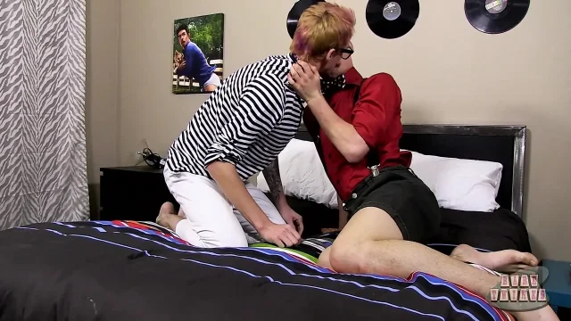 Geeky Twinks Love Raw Dick