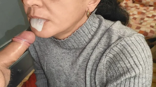 Hot Amateur Wife Blowjob with Cum in Mouth