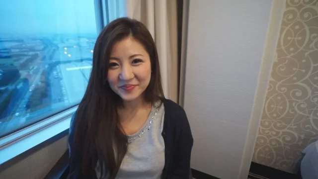 A004B01 A talented married woman with SEX descends Closed room NTR with my best