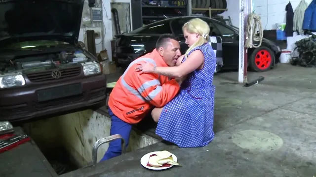 Busty tattooed MILF enjoying in hard fuck in the garage