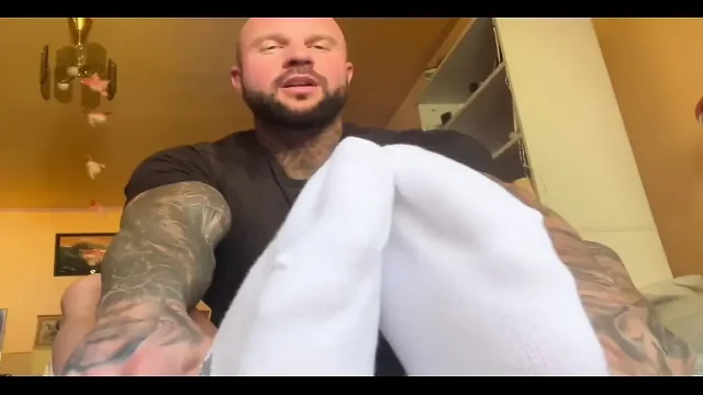 You Like Your Footjobs with Socks on or Bare Feet or a Little Bit of Both
