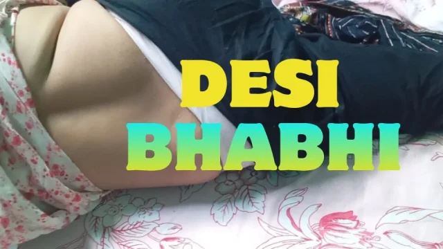 Bengali Bhabhis Afternoon show her pussy amd ass