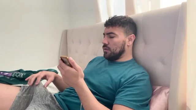 Jerking off my big dick shooting a load