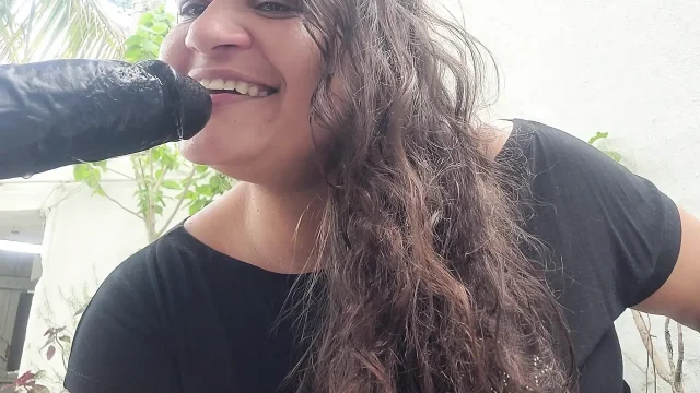 She Likes Black Cock