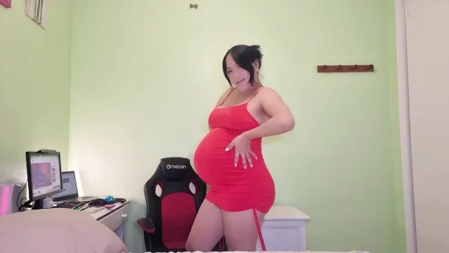 39 Weeks Pregnant Woman Fucked with Cumshot on Her Belly