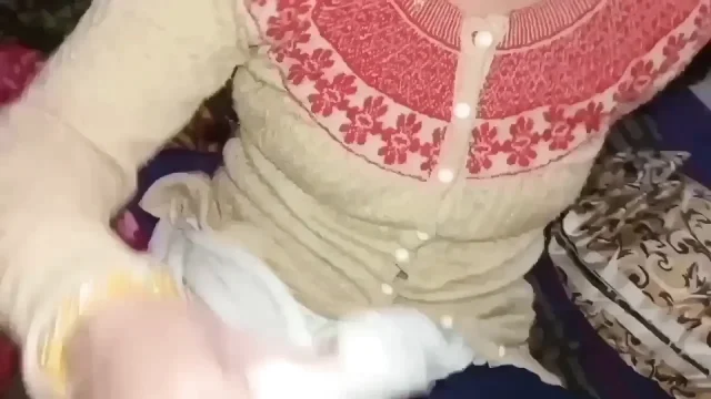 My cute stepsister shared her bedroom with me in winter season