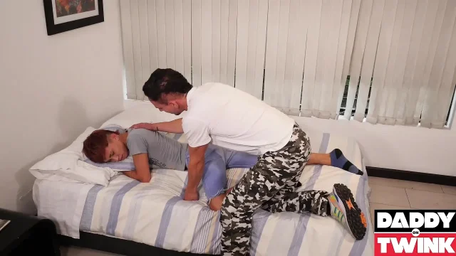 DADDYONTWINK Steven Angel Throws Raw Dick To Junior Jones Twink Hole