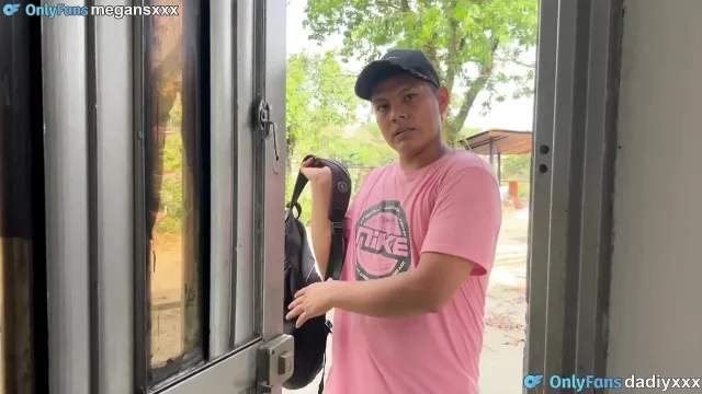 Home delivery and casual fuck with stranger