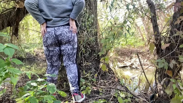 Mature curvy milf stepmom fingers herself outdoors