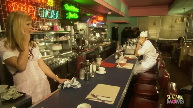 Babe with blonde hair gets her pussy smashed in the restaurant