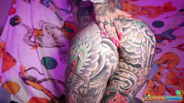 Clown Town Ep4 Hottie Tiger Lilly Gets Creampied and Came in