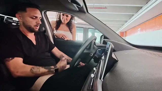 Handjob to Stranger and Deep Blowjob at His Home with Deepthroat