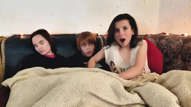 Threesome Tais with Friends