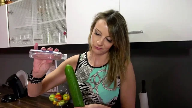 Sexy big ass chick gets face fucked in the kitchen from her fucker