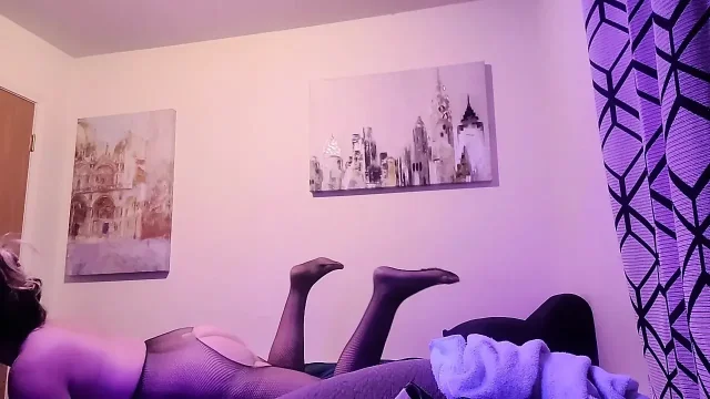 Her first time rolling on She squirts every where