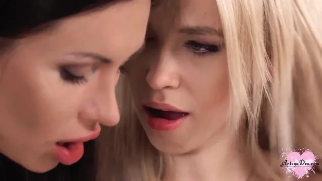 Hot Minx Lesbian Sex and Crazy Orgasm From Tender Pussy Licking